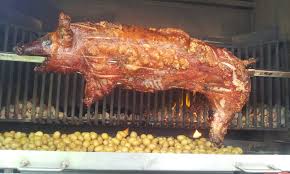 Adventmarkt mit Grillstand und Eventbetrieb